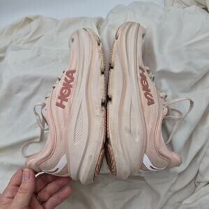 Hoka One One Bondi 9 athletic running shoe Rose Latte/Rose Cream Women sz 7.5B